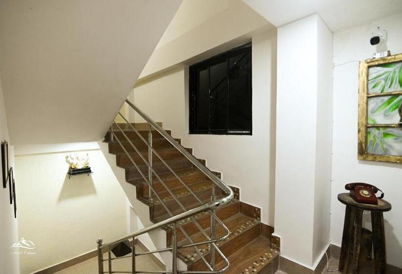 ホテル Chhuti Lava