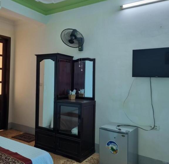 هتل Khách Sạn Viễn đông