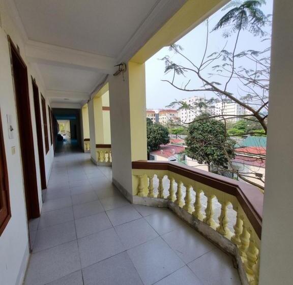 هتل Khách Sạn Viễn đông