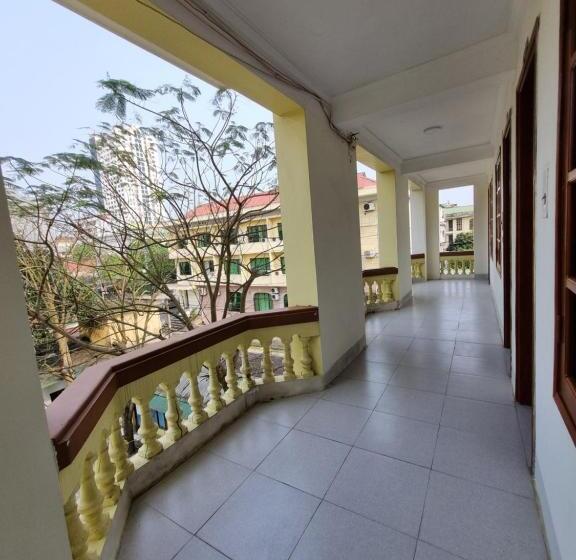 هتل Khách Sạn Viễn đông