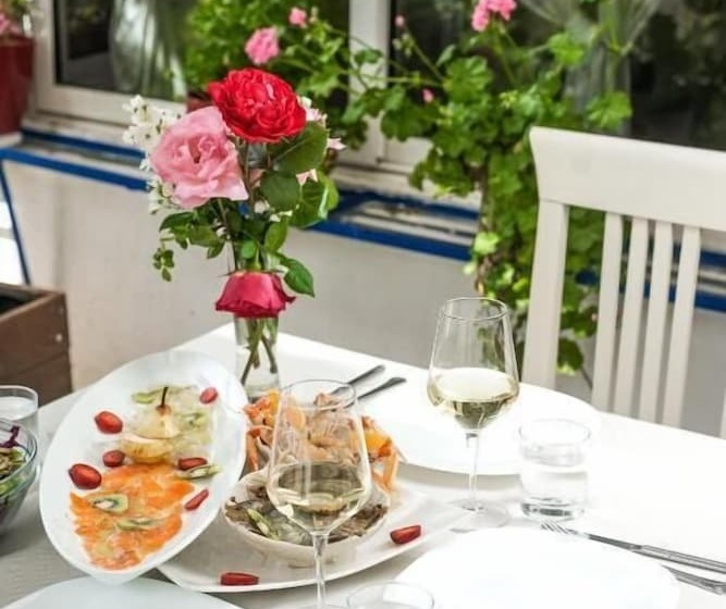 Отель Kompleksi Aljoma