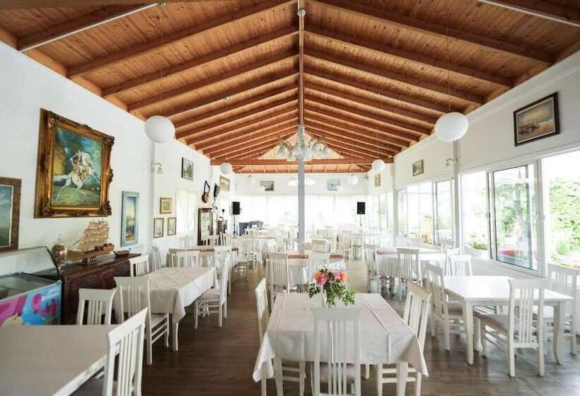 Отель Kompleksi Aljoma