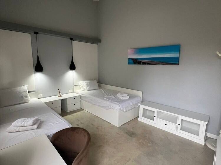 Отель Kompleksi Aljoma