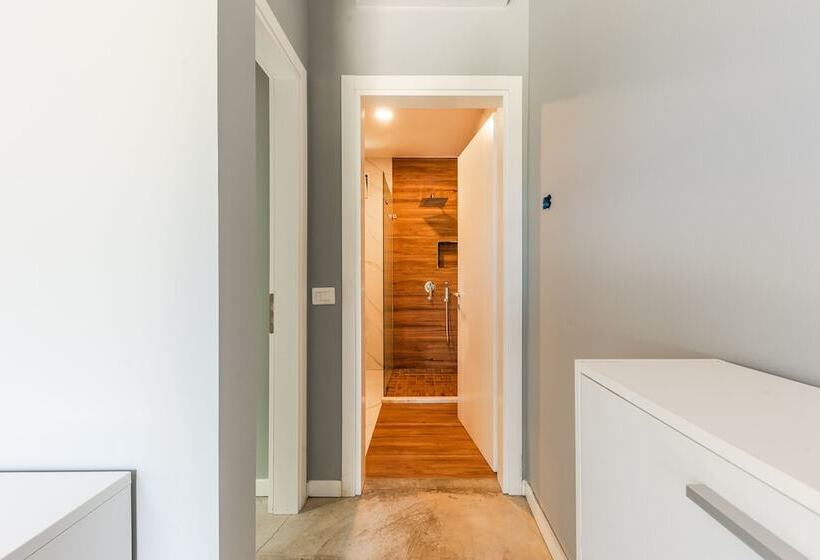 Отель Kompleksi Aljoma