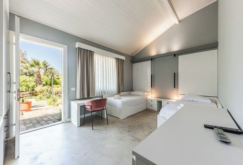 Отель Kompleksi Aljoma