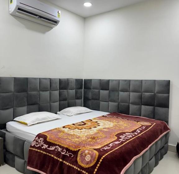 Fabhotel Mantra Residency