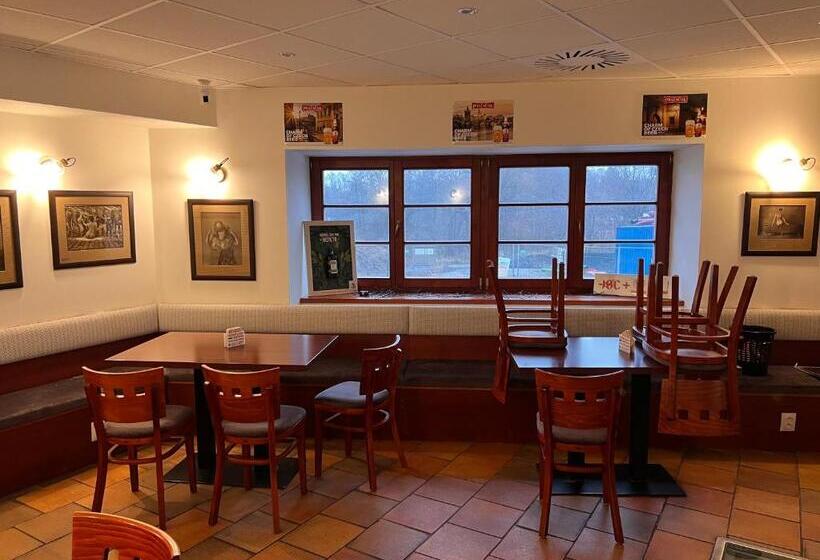 בית מלון כפרי Pohostinství V Holi