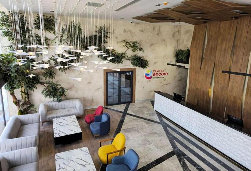ホテル Ramada Encore By Wyndham Istanbul Arnavutkoy