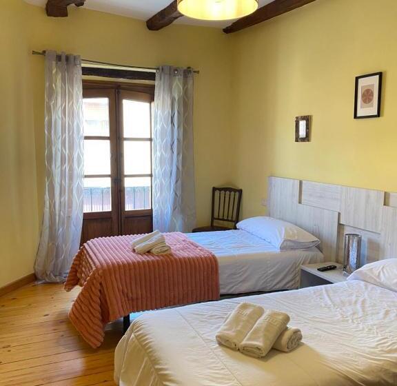 ホテル Restaurante Agapio De Tresniño