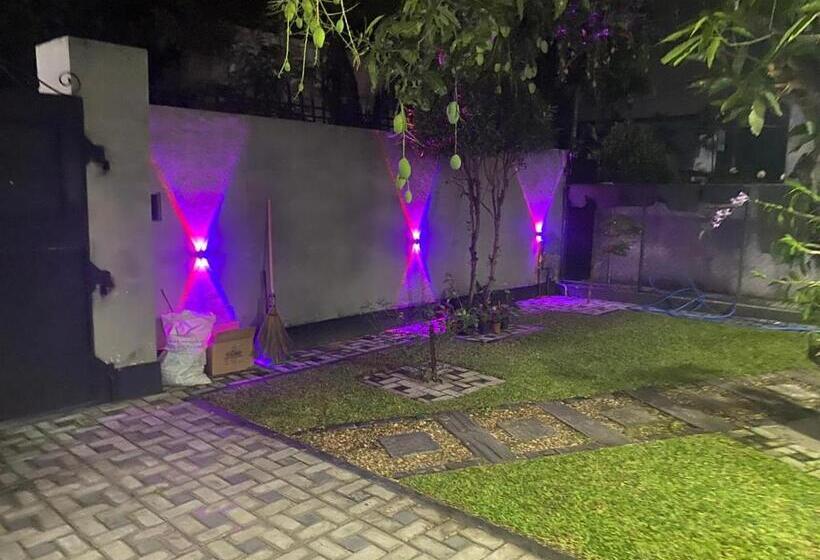 בית מלון כפרי Rose Villa Accommodation