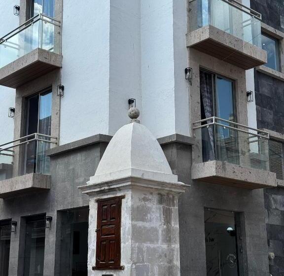 酒店 Santa María Inn