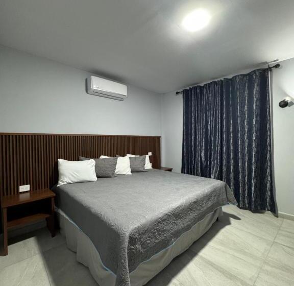 酒店 Santa María Inn