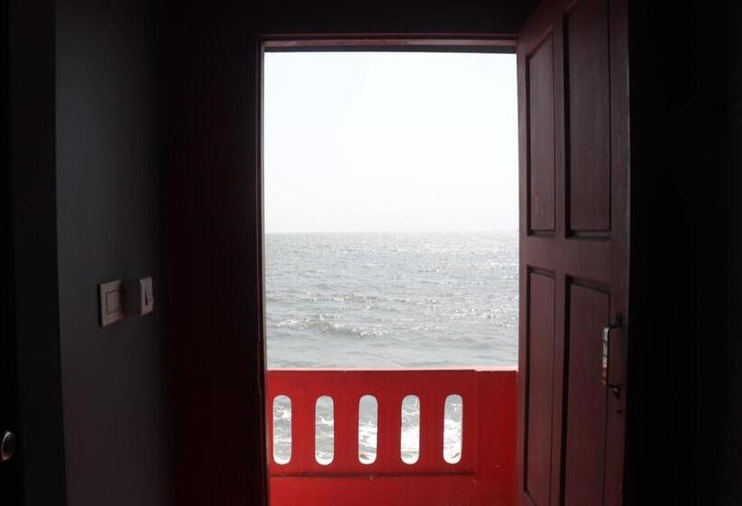 هتل Seagreen Beach Resort