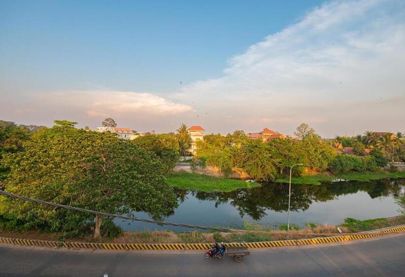 ホテル Serenity Suites D Angkor