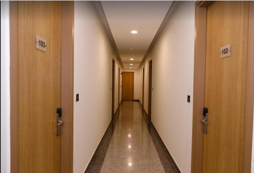 Отель Star Continental