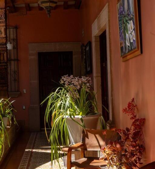 La Casa B & B