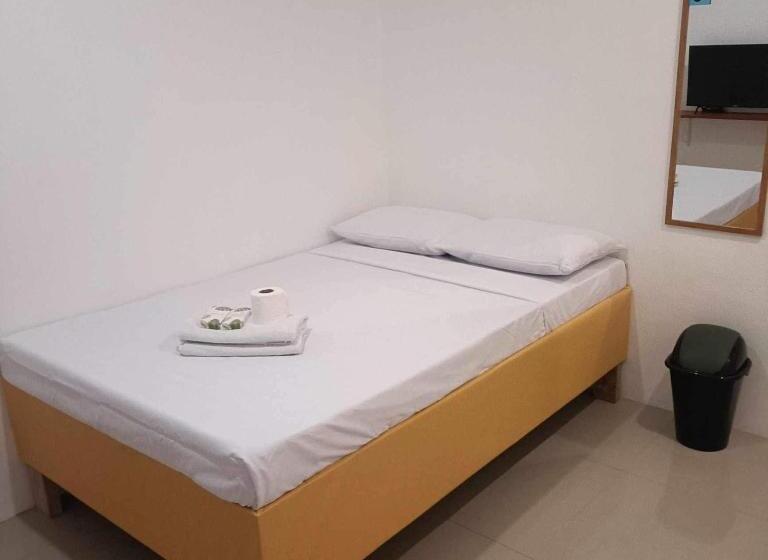 מוטל Transit Inn