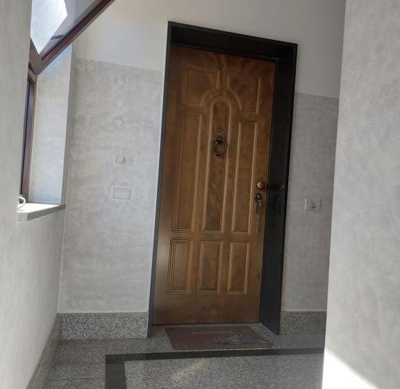 膳宿费 Al Capolinea