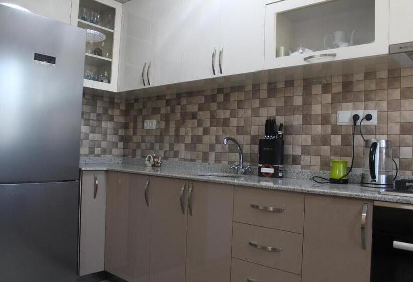 پانسیون Deluxe Guest House