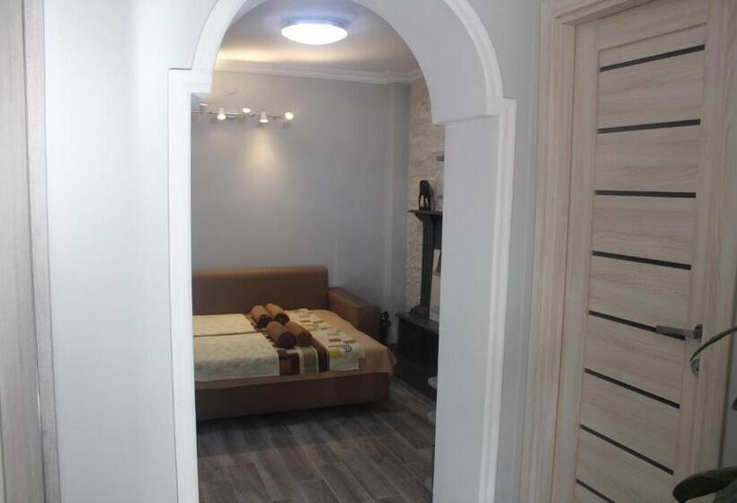 پانسیون Deluxe Guest House