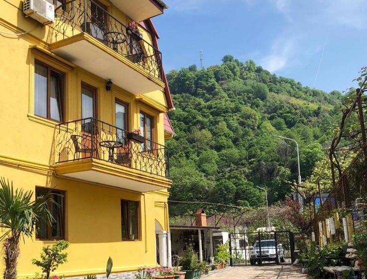 پانسیون Deluxe Guest House