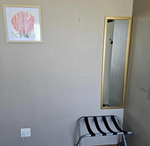 פנסיון John Bailie Guest Lodge