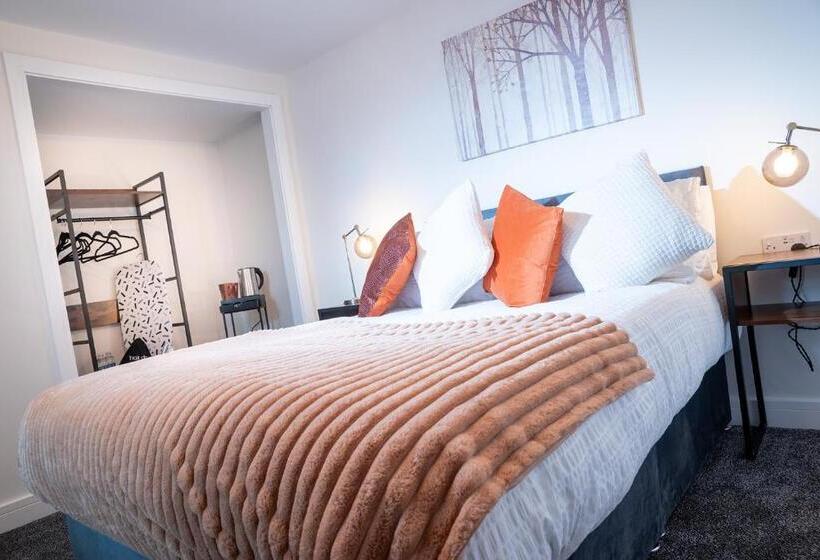 ペンション Kings Arms Suites   Luxury Double   Waterfall Shower   Self Check In