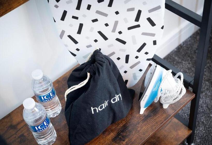 بنسيون Kings Arms Suites Luxury Double Waterfall Shower Self Check In