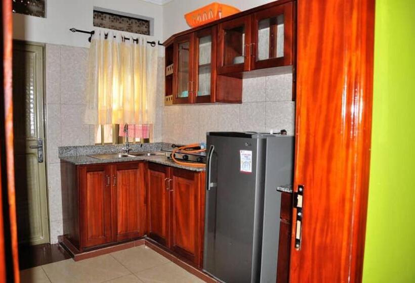 پانسیون Kisoro Homely Suites