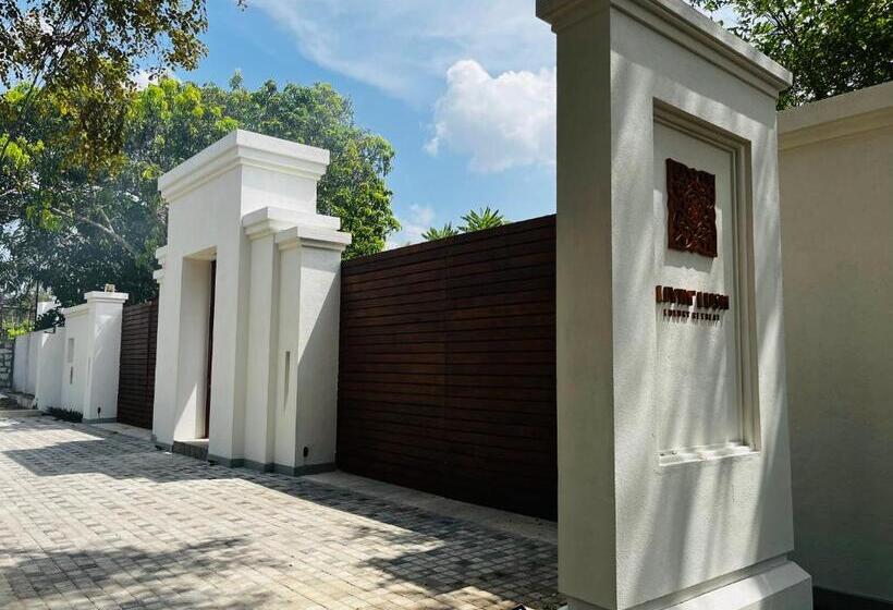 بنسيون Livin Lush Luxury Retreat