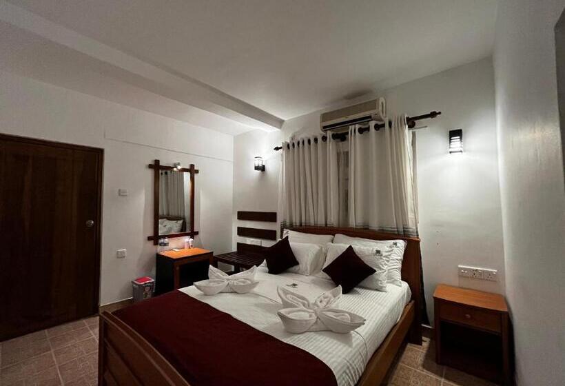 بنسيون Livin Lush Luxury Retreat