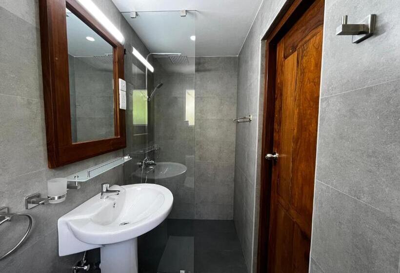 بنسيون Livin Lush Luxury Retreat