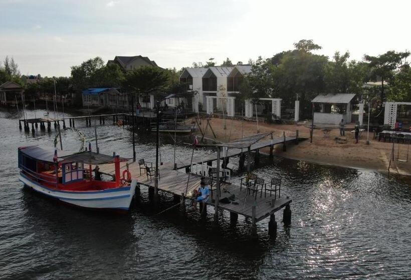 Пансион Port Ville Resort