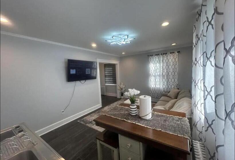 פנסיון Private Suite In Huntington Station