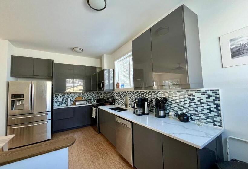 بنسيون Ravens End