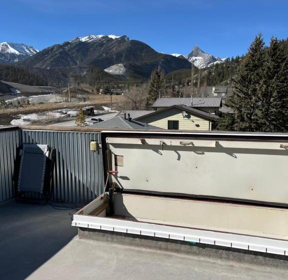 بنسيون Ravens End