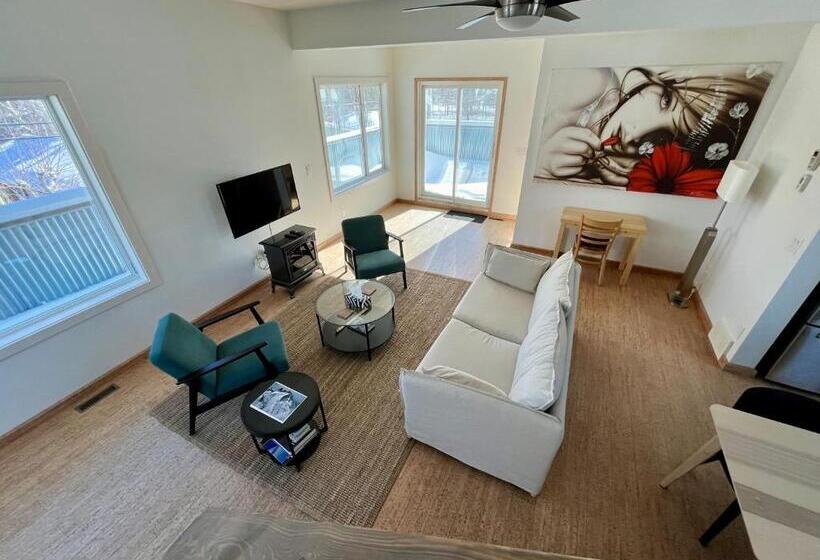 بنسيون Ravens End