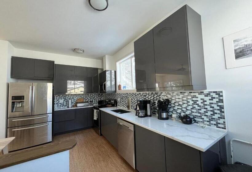 بنسيون Ravens End