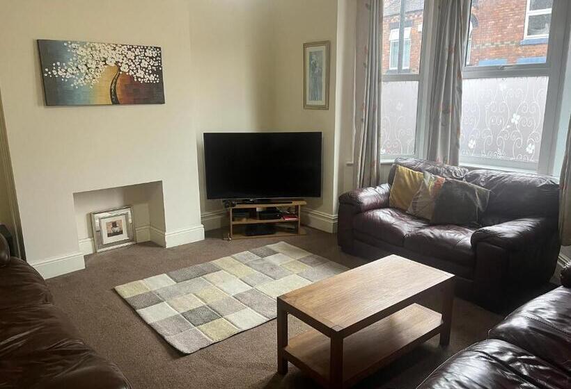 膳宿费 Rose House