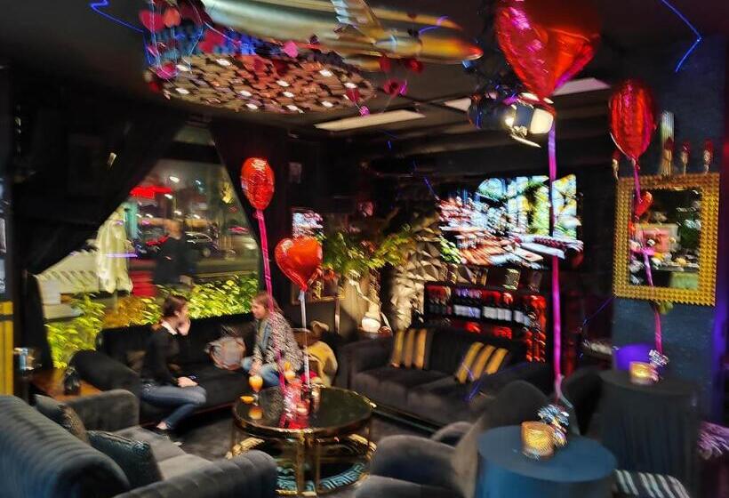 پانسیون Terminal 1