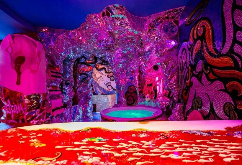 膳宿费 The Sin Suite