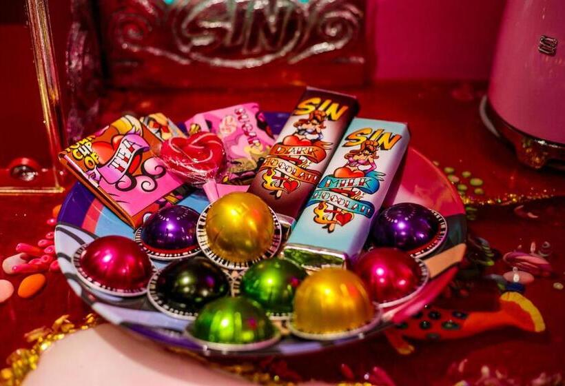 膳宿费 The Sin Suite