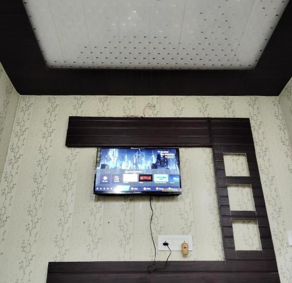 ペンション The Subhadra Guest House