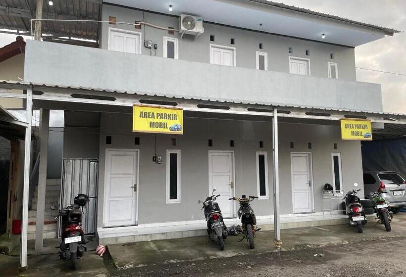 بنسيون Wisma Sadewa