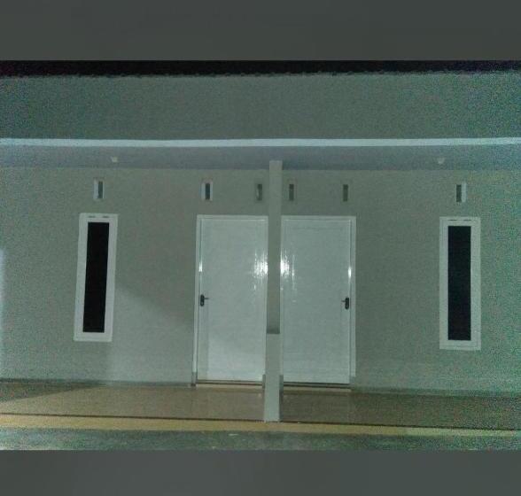 بنسيون Wisma Sadewa