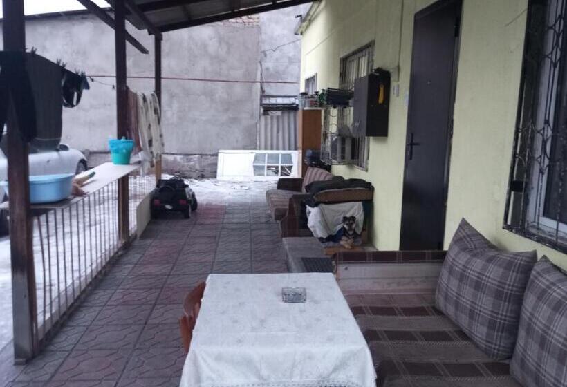 هاستل Asian Guest House