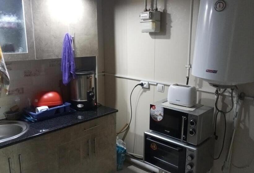 هاستل Asian Guest House