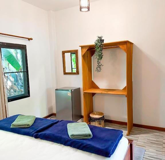 فندق صغير Jungle Vibes