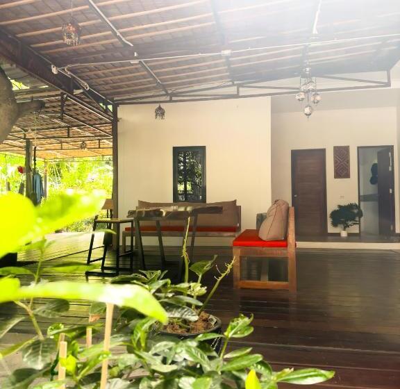 فندق صغير Jungle Vibes