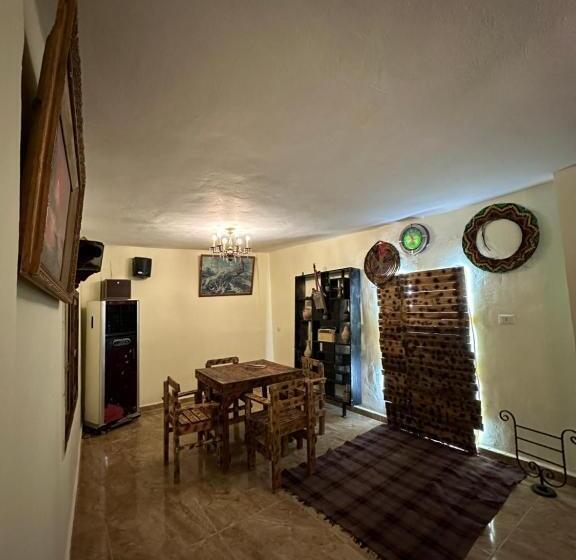 تختخواب و صبحانه Ain Alsett House